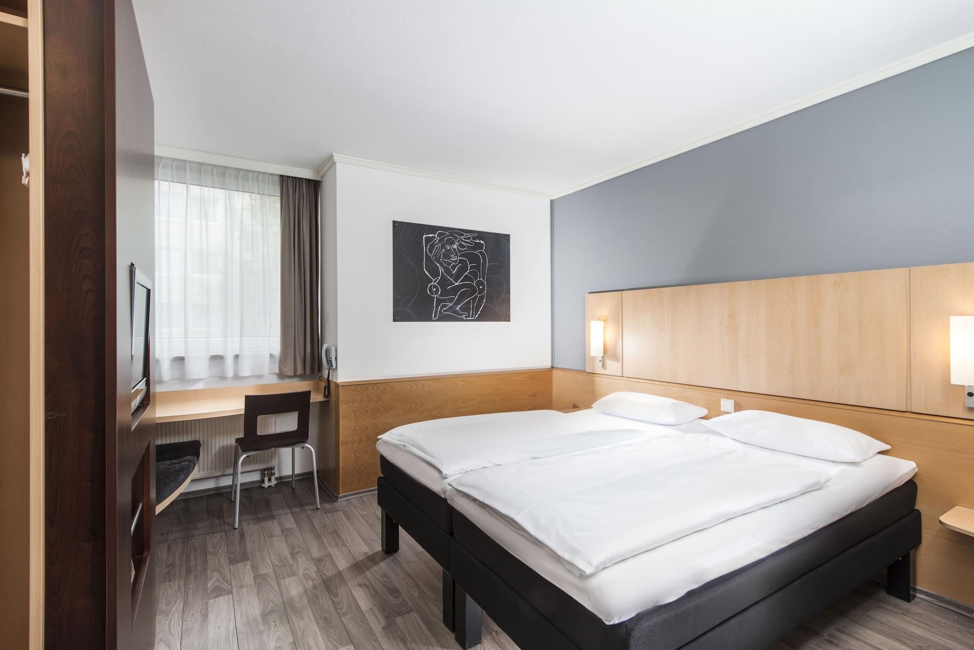 Отель Ibis Leipzig Nord-Ost Экстерьер фото